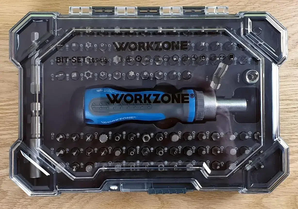 Das 105-teilige Bit-Set von Workzone von vorne