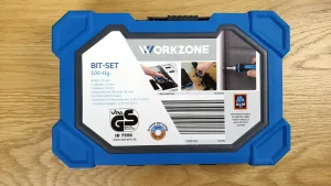 Das 105-teilige Bit-Set von Workzone von hinten