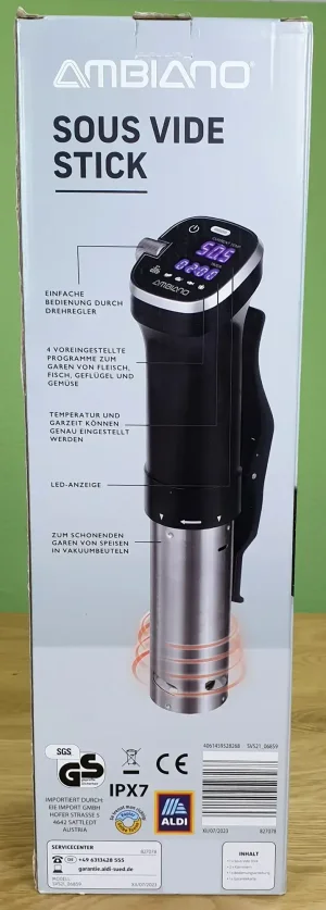 Der Ambiano Sous Vide Stick in seiner Verpackung, von hinten.