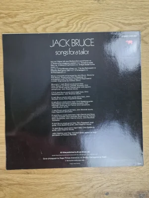 Rückseite der Vinyl-Schallplattenhülle Songs for a Tailor von Jack Bruce mit Titelliste und Line-Up-Informationen