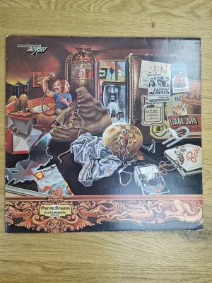 Vorderseite des Vinyl-Albumcovers Over-Nite Sensation von Frank Zappa and The Mothers