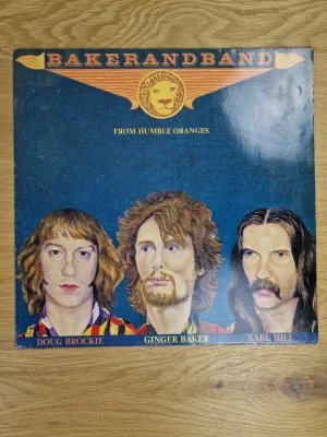 Vorderseite der Vinyl LP Baker and Band - From Humble Oranges mit Illustrationen von Ginger Baker, Doug Brockie und Karl Hill