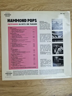 Rückseite der Vinyl-Hülle mit Titelliste und Medley-Übersicht von Klaus Wunderlich Hammond Pops
