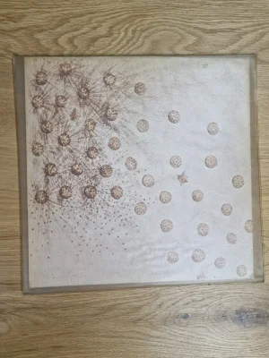 Rückseite des Albumcovers der Vinyl LP Family - Anyway... mit abstractem Punktdesign