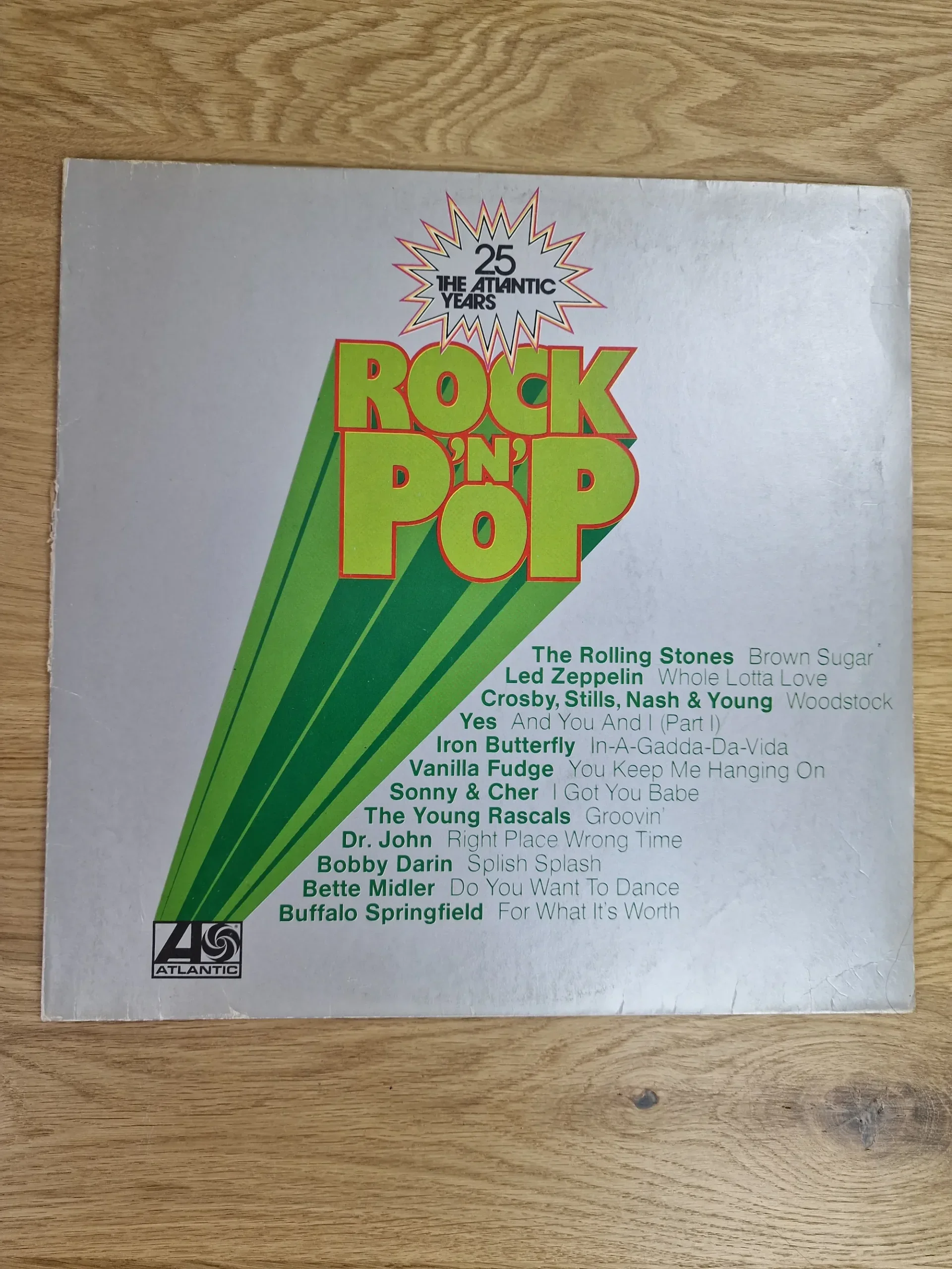 Vorderseite des Covers der Vinyl-Schallplatte 25 The Atlantic Years Rock N Pop
