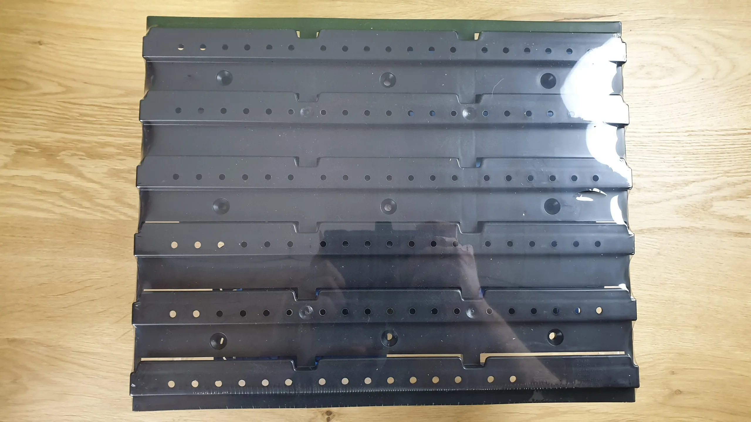 Werkzeugwand-10-teilig-hinten Werkzeugwand eingepackt 10-Teilig von hinten