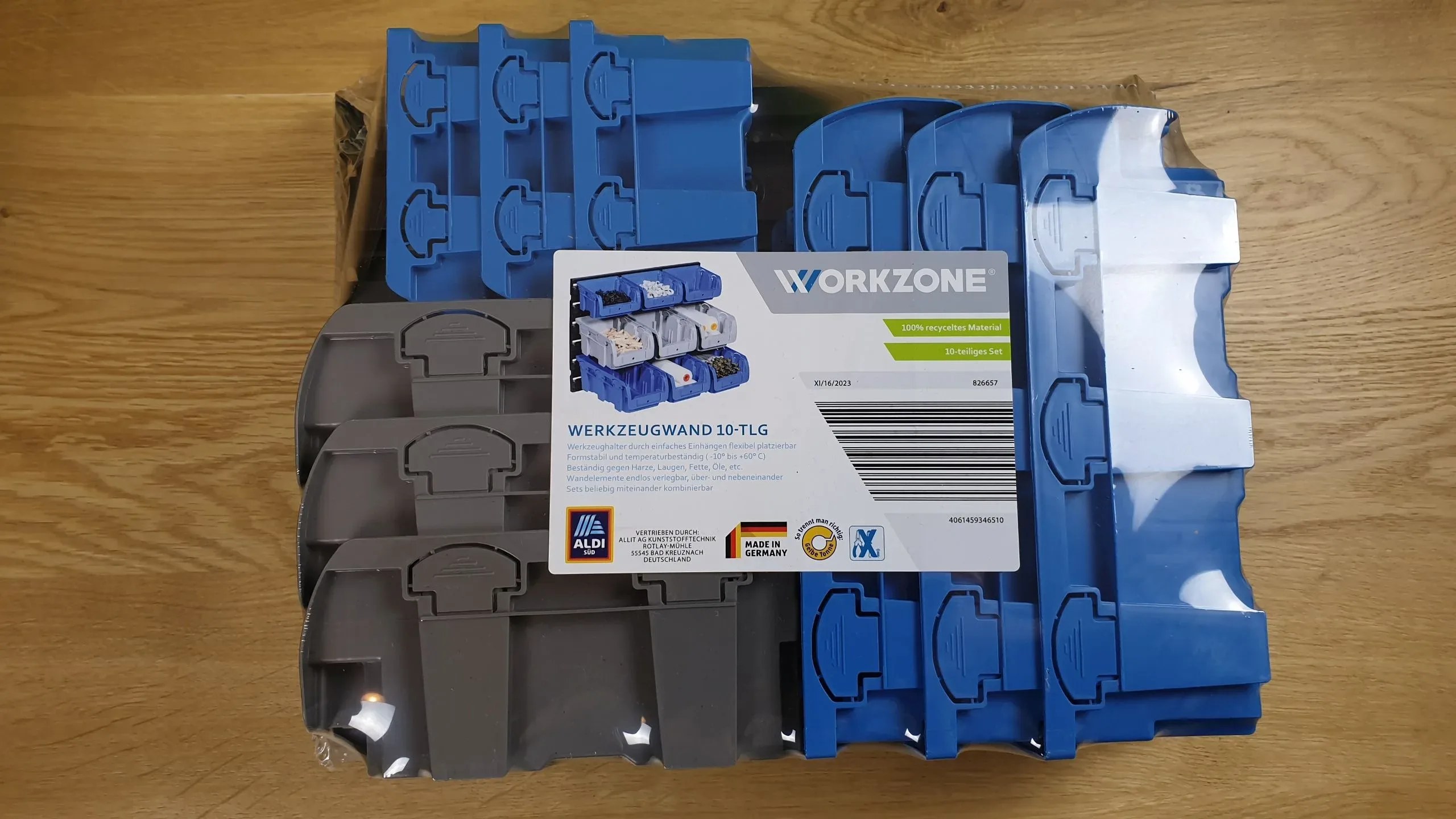 Werkzeugwand-10-teilig-oben Werkzeugwand eingepackt 10-Teilig von oben