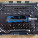 Das 105-teilige Bit-Set von Workzone von vorne