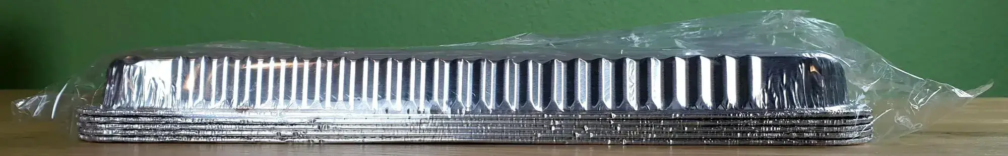 BBQ-Alu-Grillpfanne-10-Stueck_6 10 Stück der BBQ Alu-Grillpfanne von der Seite