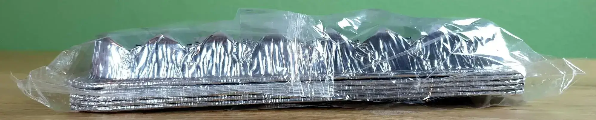 BBQ-Alu-Grillpfanne-10-Stueck_7 10 Stück der BBQ Alu-Grillpfanne von der Seite