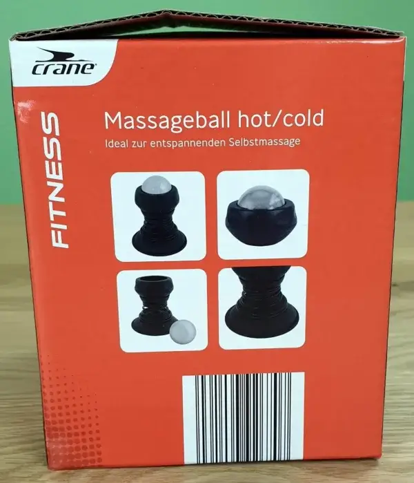 Der crane Massageball hot / cold in seiner Verpackung von der Seite 3.