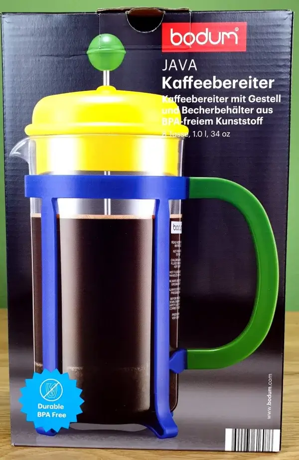 bodum JAVA Kaffeebereiter von vorn in seiner Verpackung.