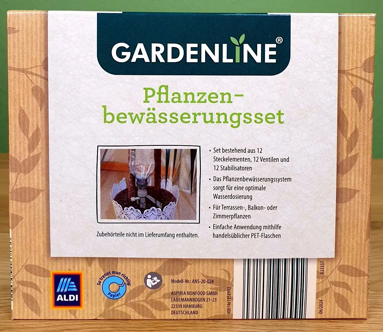 GARDENLINE_Pflanzenbewaesserungsset_2 Das GARDENLINE Pflanzenbewässerungsset in seiner Verpackung von hinten.