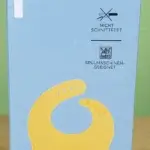 CROFTON Silikonlätzchen in seiner Verpackung von vorne.