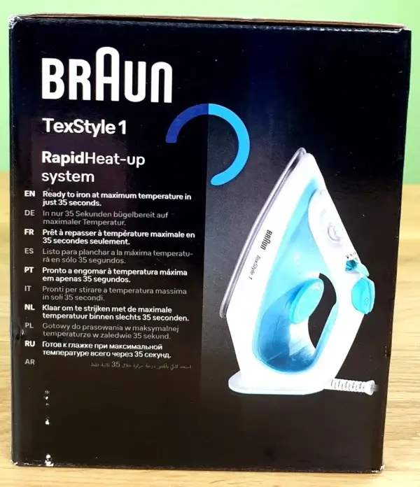 Das BRAUN TexStyle 1 Bügeleisen in seiner Verpackung von der Seite.