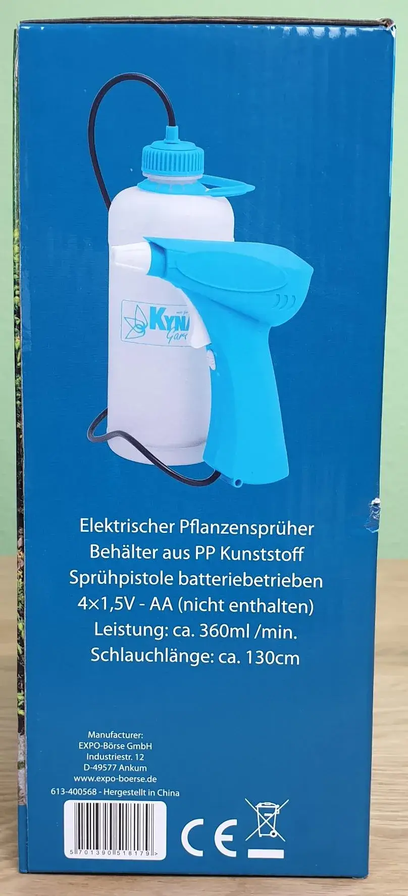 Kynast_Garden_Elektrischer_Pflanzensprueher_3 Bild von Kynast elektrischer Pflanzensprüher in seiner Verpackung von der Seite.