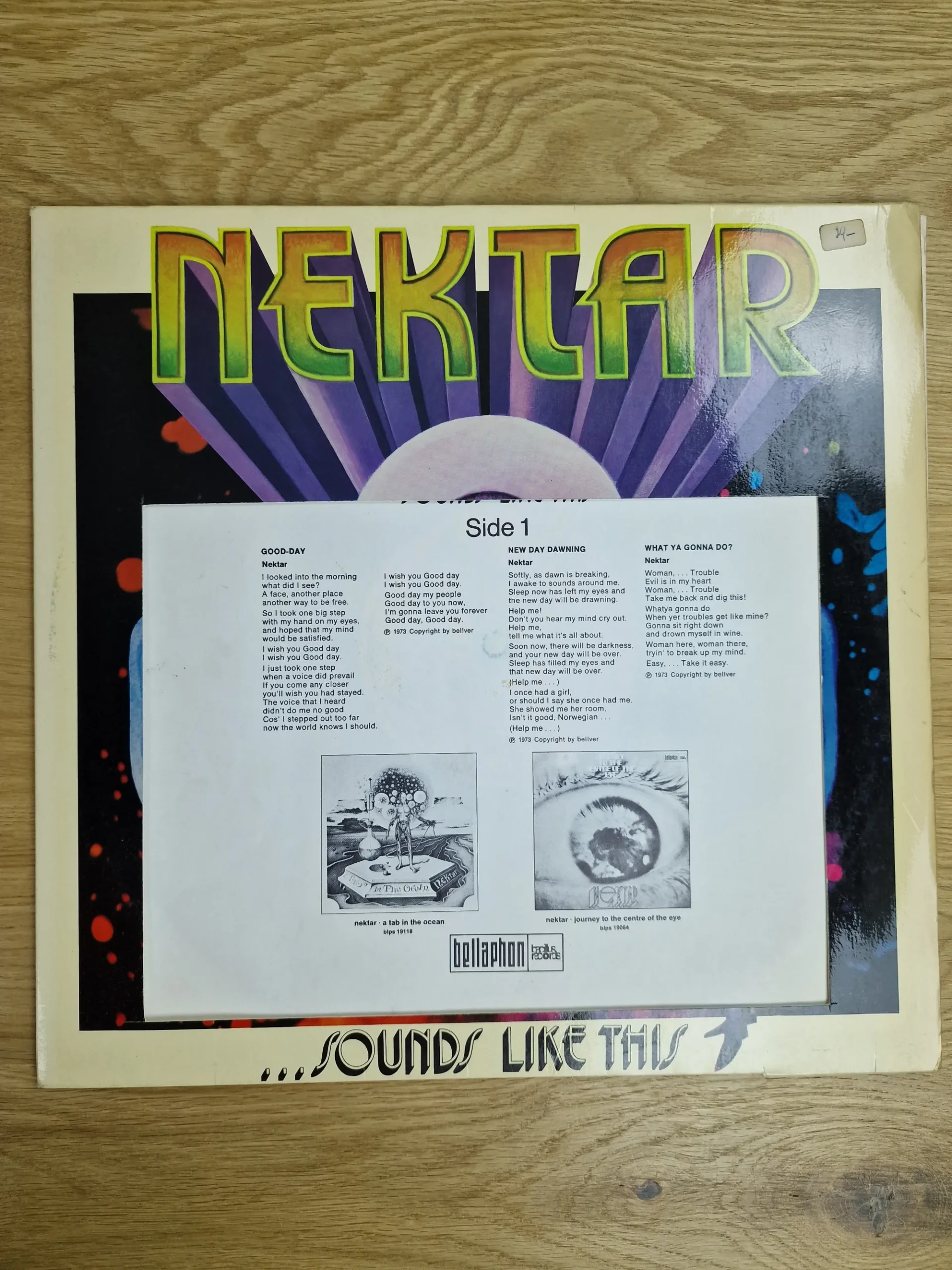 Vorderseite der Nektar - Sounds Like This Vinyl Schallplatte auf Bellaphon Records mit Tracklist Side 1