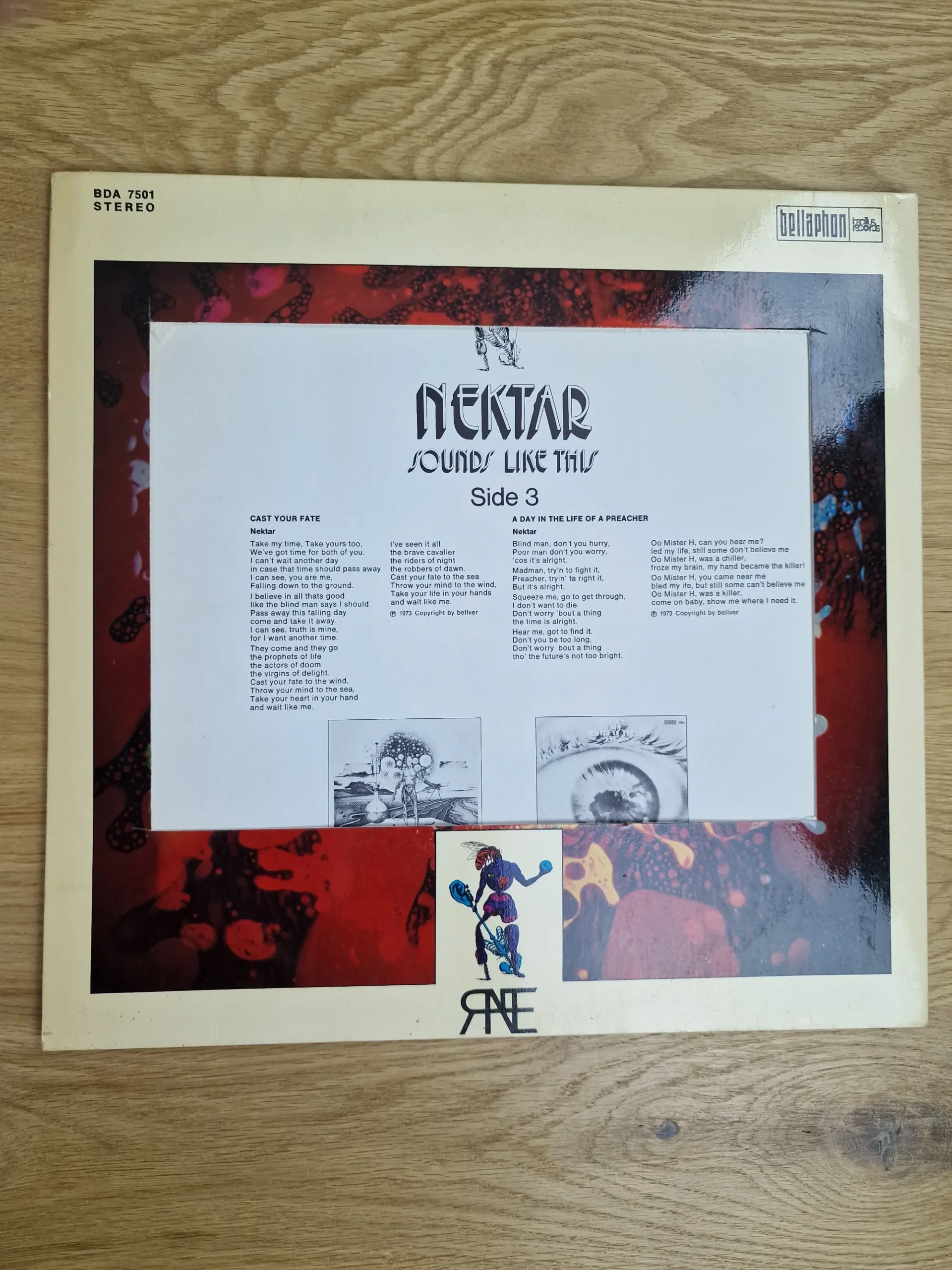 nektar-sounds-like-this-vinyl-album-cover-back Rückseite des Nektar - Sounds Like This Doppel-LP Klappcovers mit Songtexten zu Side 3 und Katalognummer BDA 7501