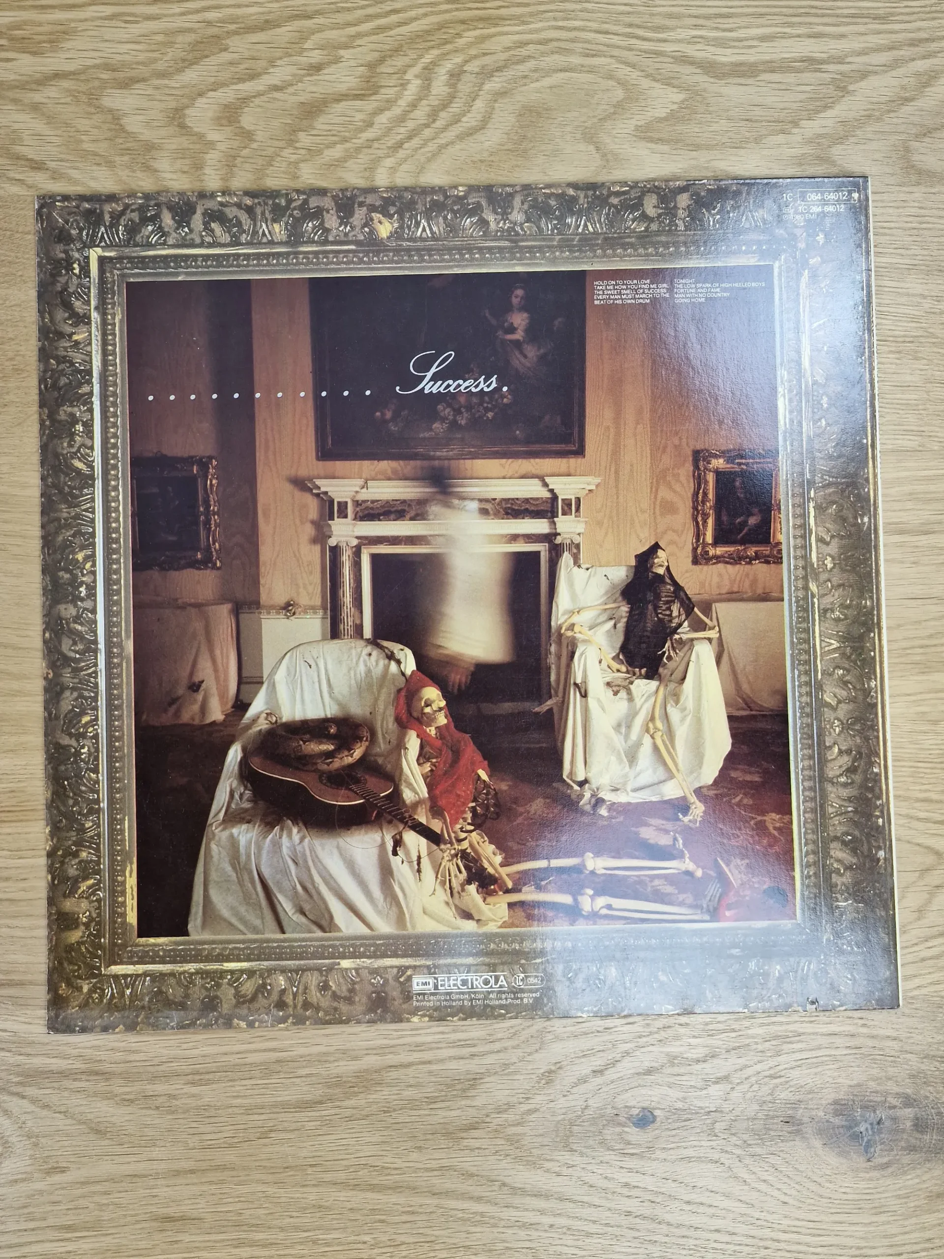 Rückseite der Schallplattenhülle von Jim Capaldi mit Tracklist und Skelett-Motiv