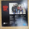 Rückseite des Vinyl-Covers mit Tracklist und Besetzung des Albums False Accusations