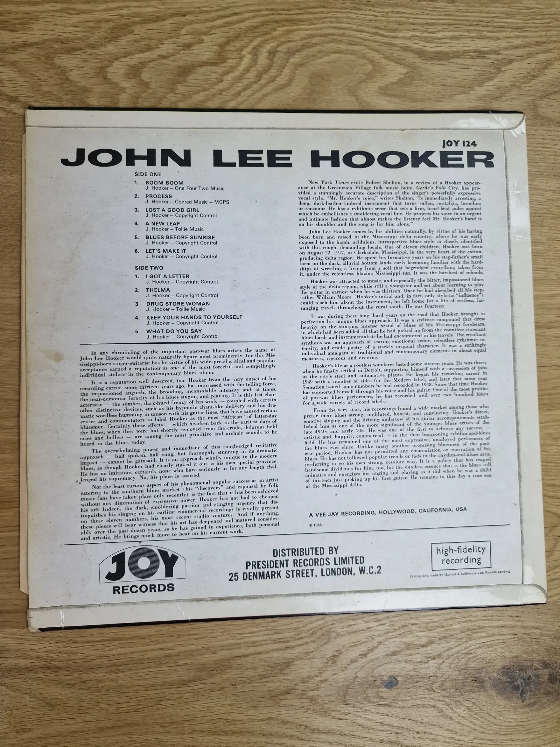 Rückseite des Vinyl-Covers Burnin' von John Lee Hooker mit vollständiger Tracklist und Biografie