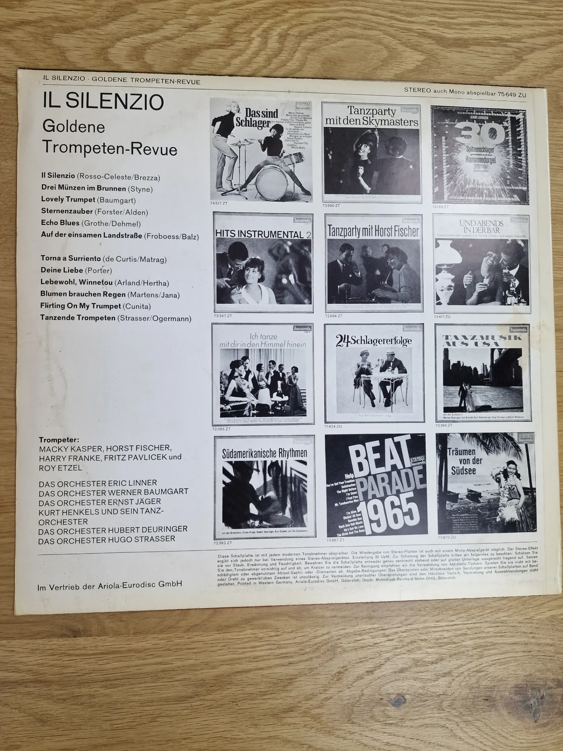 Rückseite der Vinyl-Hülle Il Silenzio mit vollständiger Titelliste und Mitwirkenden