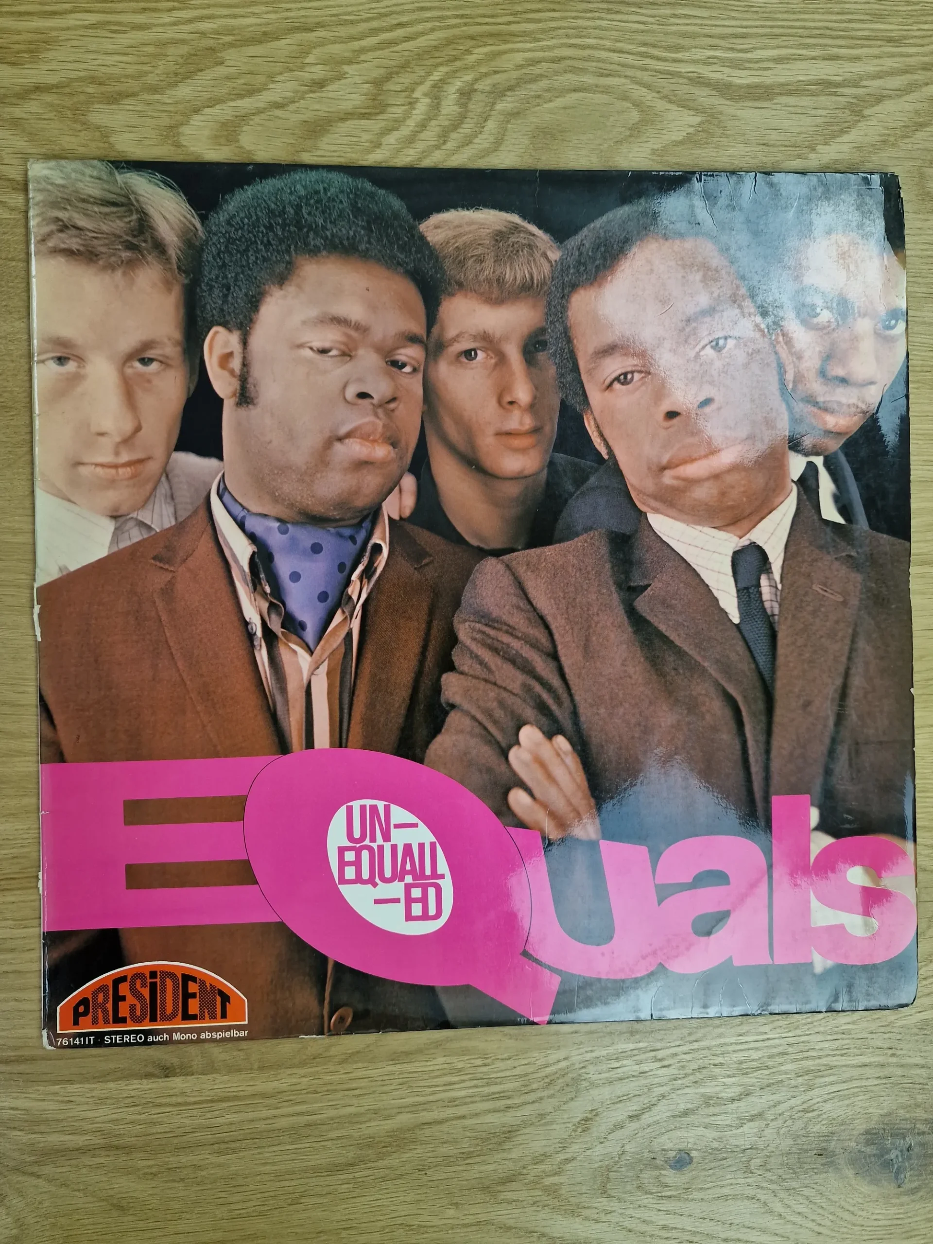 Albumcover der Vinyl-Schallplatte Unequalled von The Equals auf President Records