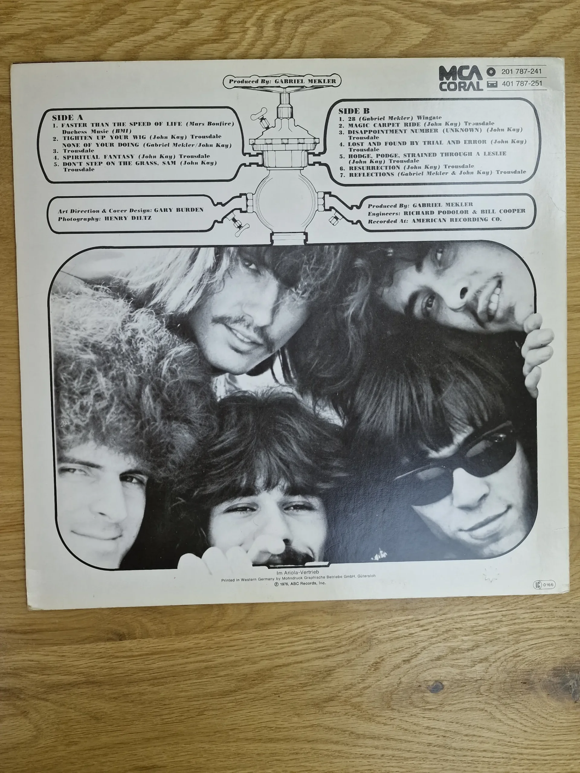 Rückseite der Steppenwolf Vinyl Schallplatte The Second mit Trackliste und Schwarz-Weiß-Bandfoto
