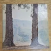 Rückseite des Schallplatten-Covers von Neil Youngs Album Everybody Knows This Is Nowhere mit Tracklist