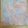 Rückseite der Schallplattenhülle mit blau-rosa Marmorpapier-Muster und Labelcode LC 5658