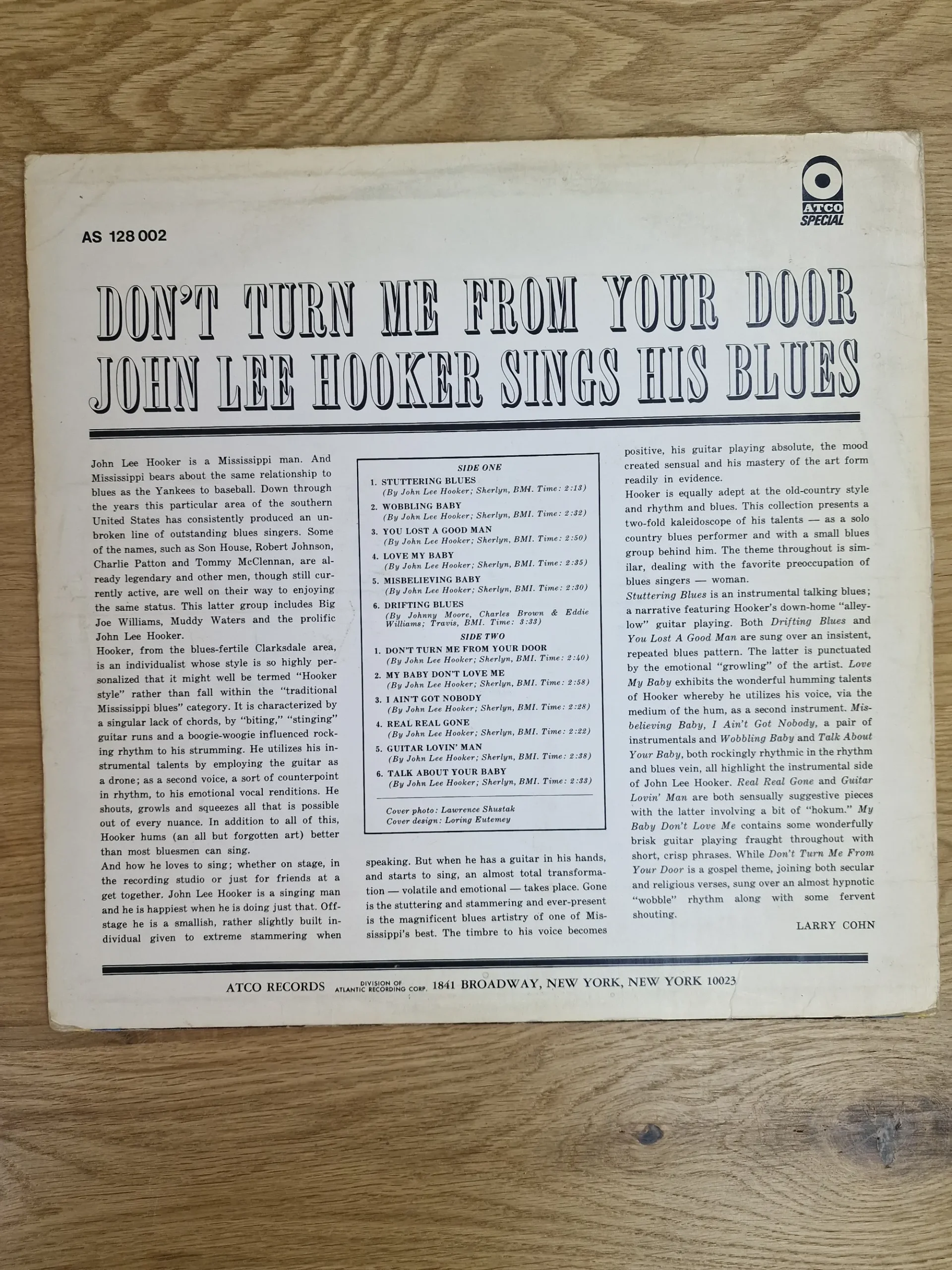 Rückseite der LP mit Tracklist und Beguilement-Linernotes zu John Lee Hooker Sings His Blues