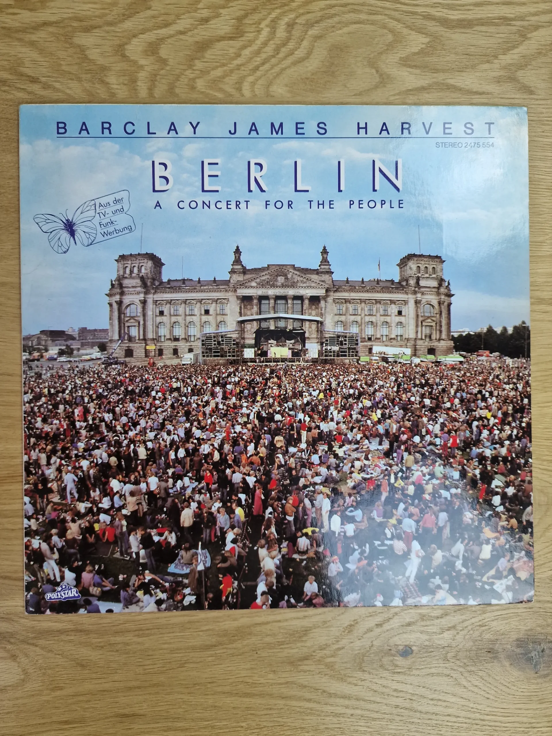 Vorderseite der Vinyl-Schallplatte Barclay James Harvest - Berlin A Concert For The People mit Reichstag Motiv