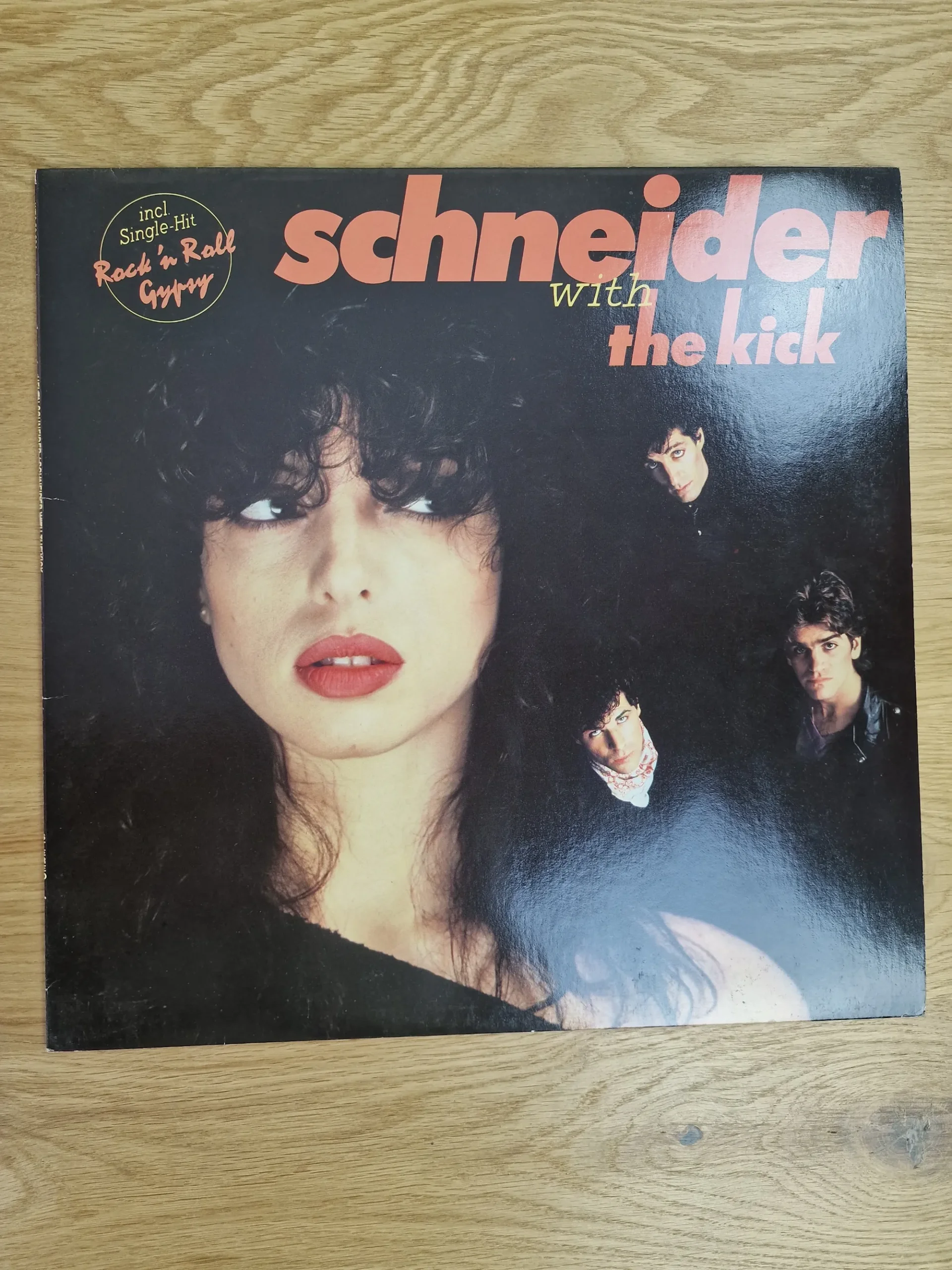 Vorderseite des Vinyl-Albumcovers Schneider with the Kick von Helen Schneider