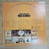 Rückseite des Albumcovers Golden Hour Of The Kinks mit vollständiger Trackliste und Pye Records Logo
