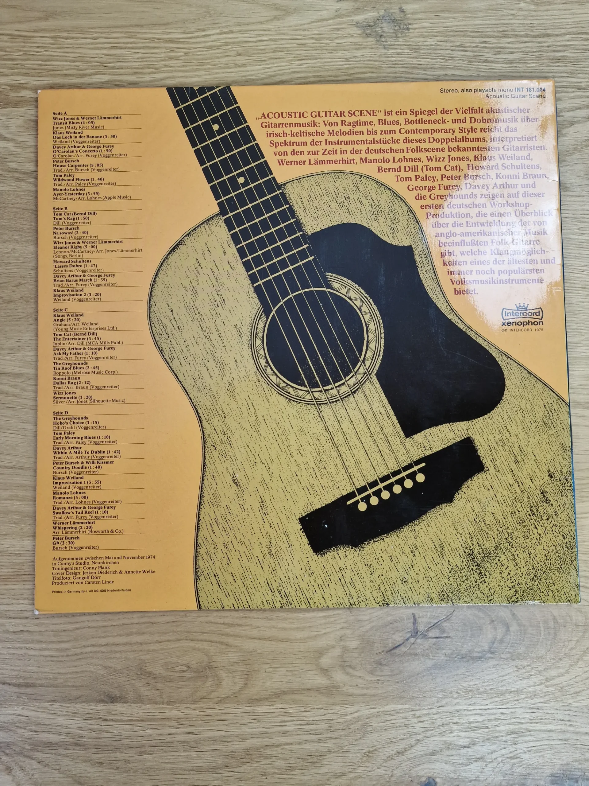 Rückseite der Vinyl-Hülle Acoustic Guitar Scene mit Titelliste, Künstlern und Conny Plank Credit