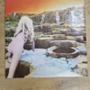 Rückseite des Klappcovers von Led Zeppelins Vinyl-Album Houses of the Holy