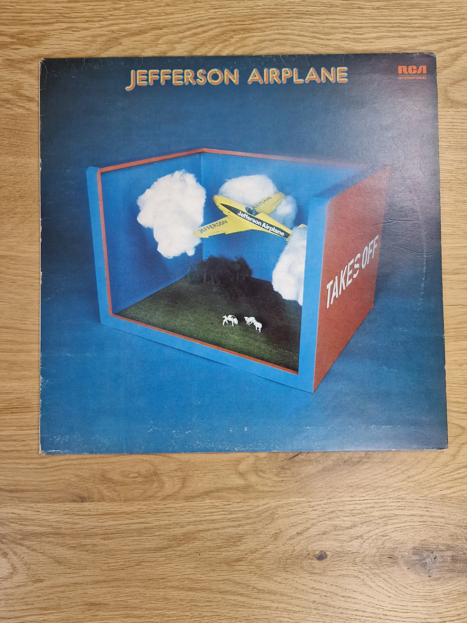 Jefferson Airplane – Takes Off (Vinyl LP, RCA International) 1 Jefferson Airplane Takes Off Vinyl LP Album Cover mit gelbem Flugzeug Motiv