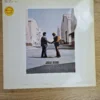 pink-floyd-wish-you-were-here-vinyl-club-sonderauflage-front Vorderseite des Vinyl-Covers Pink Floyd Wish You Were Here Club-Sonderauflage mit brennendem Mann