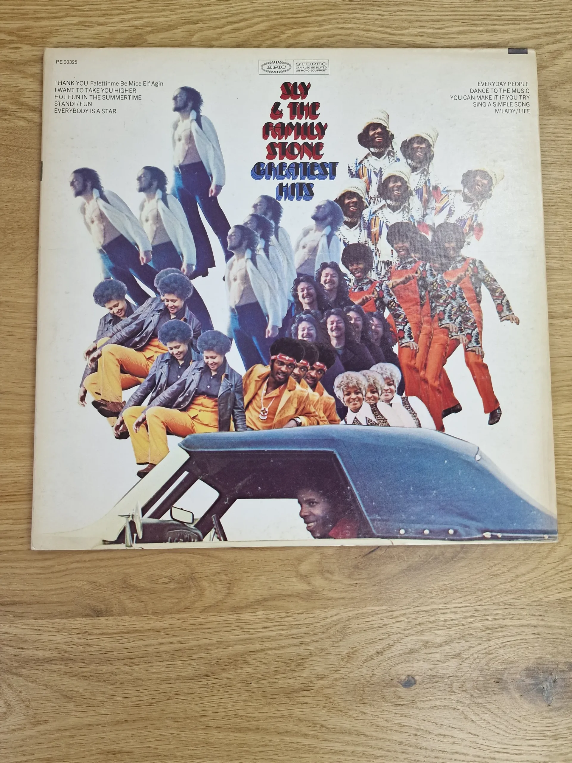 Vorderseite des Vinyl-Albumcovers Greatest Hits von Sly and The Family Stone mit Fotocollage