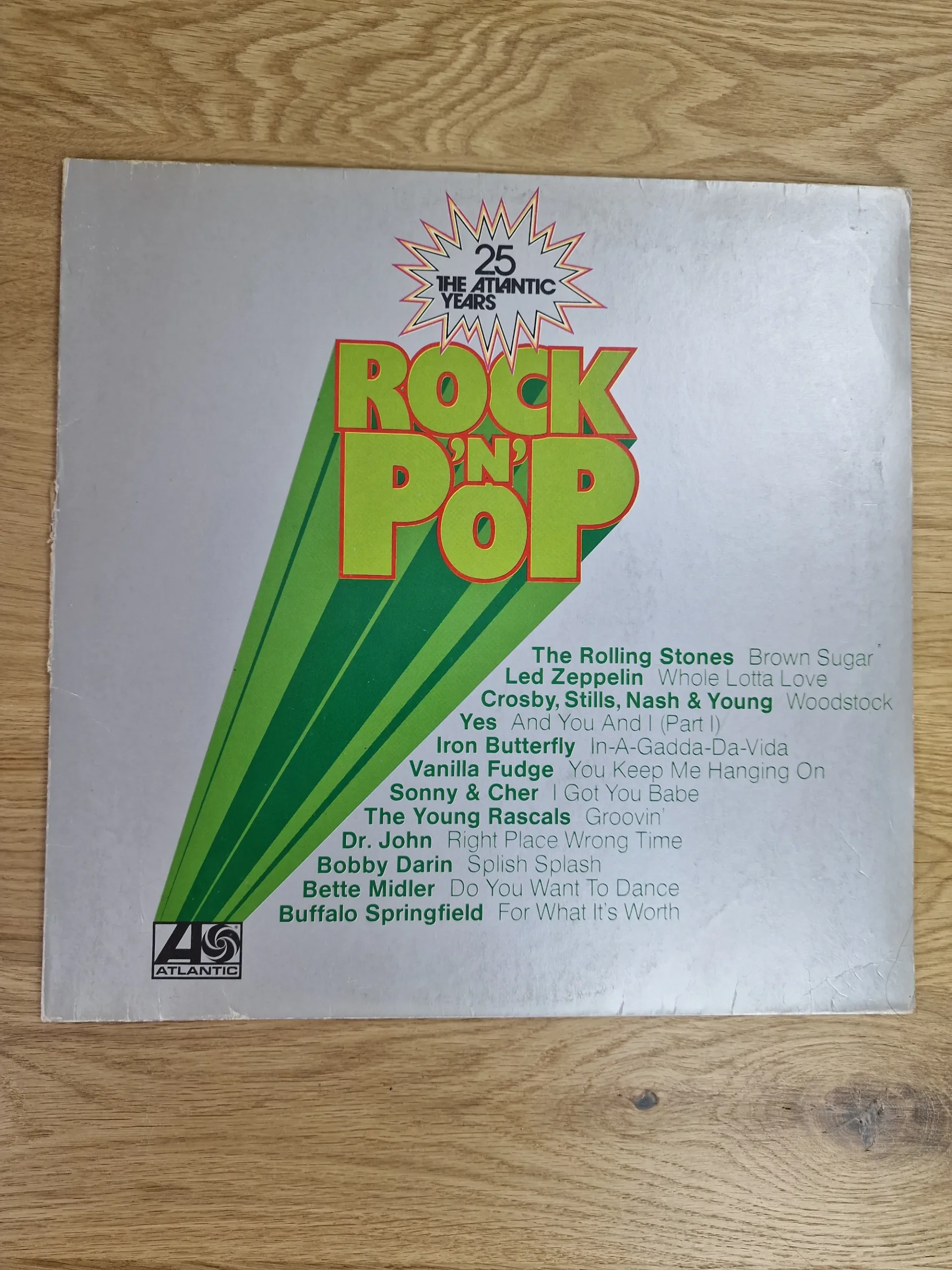 Vorderseite des Covers der Vinyl-Schallplatte 25 The Atlantic Years Rock N Pop