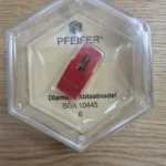 Rote Pfeifer Diamant-Abtastnadel SGA 10445 in transparentem sechseckigen Gehäuse