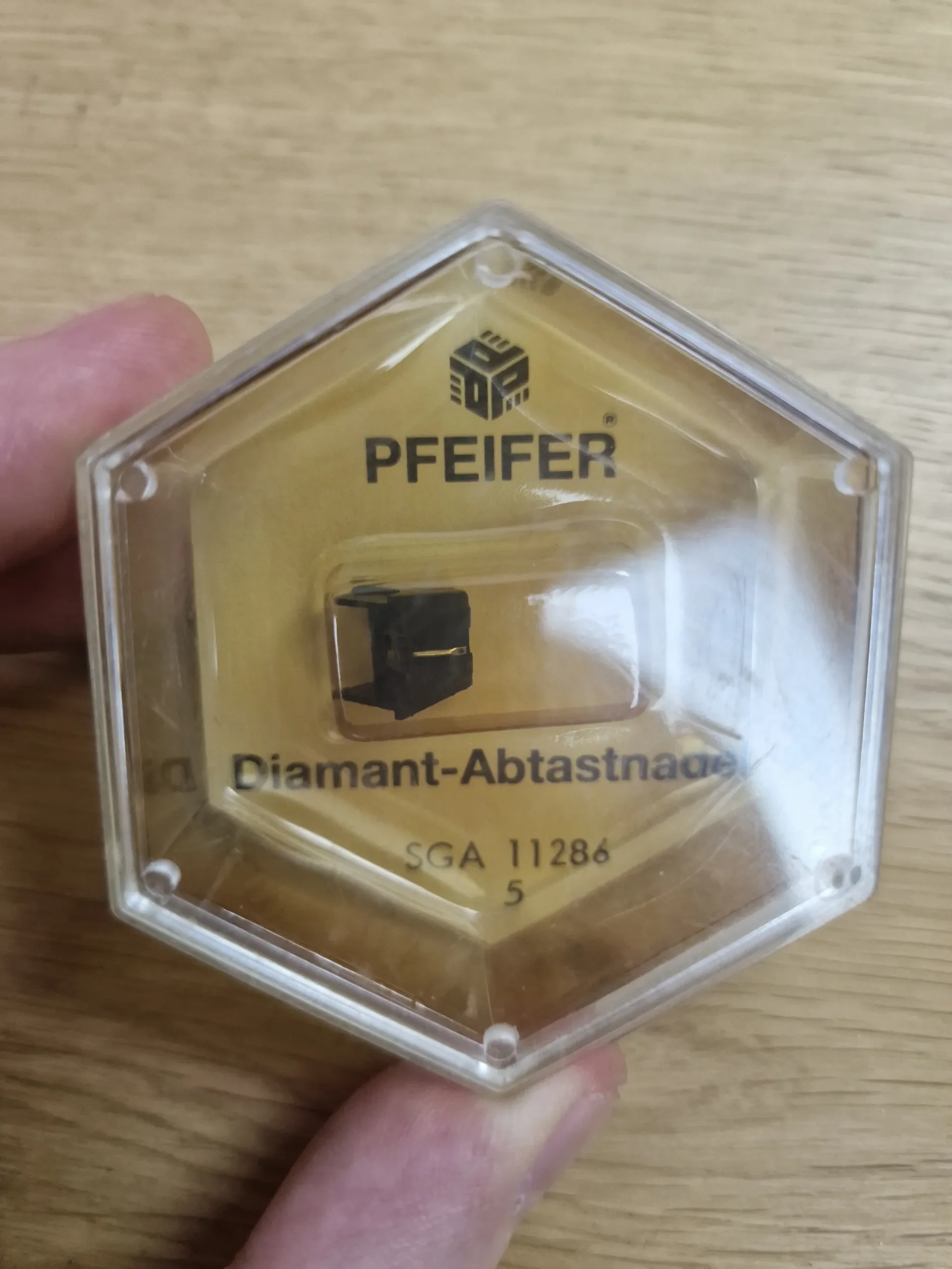 Pfeifer Diamant-Abtastnadel SGA 11286 in transparentem sechseckigem Kunststoffgehäuse